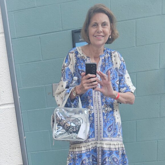 Meet your Posher, Leslie - Picture 2 of 7